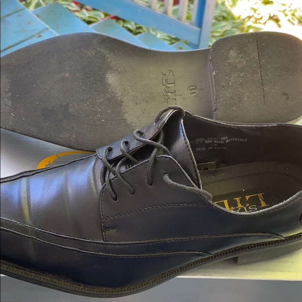 Men Shoes - Picture 4 of 4